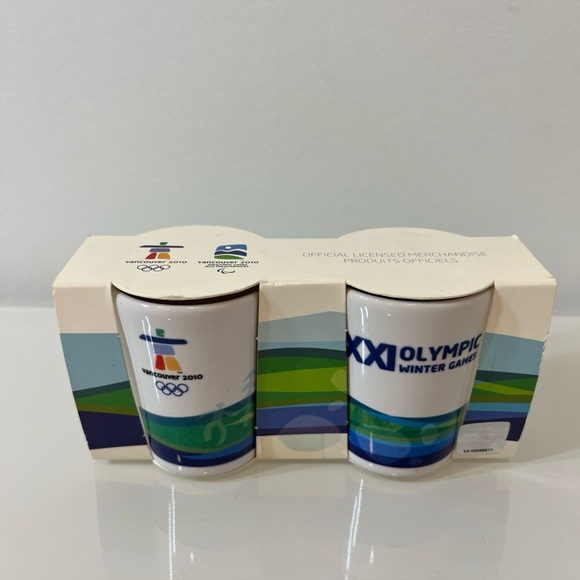 Vancouver 2010 Winter Olympics Games SHOT Glasses NIP RARE - Picture 1 of 5